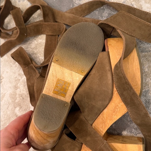 Free People Clog Touch The Sky Wrap Platform Sandal Suede 
Size:37 - Picture 9 of 14